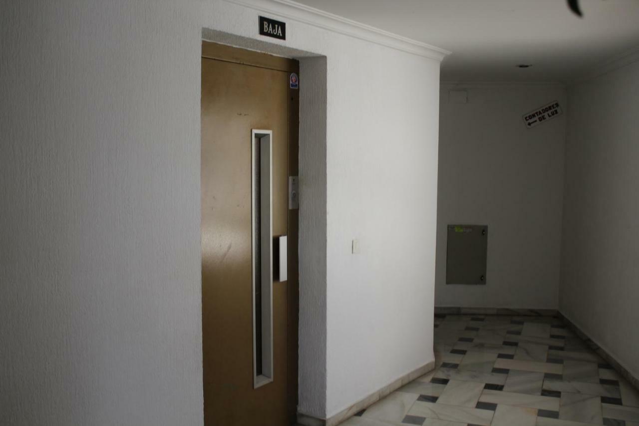 Apartamento Con Parking Gratuito Малага Екстериор снимка